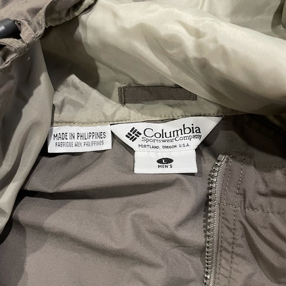 Columbia Men’s Windbreaker - Picture 3 of 4